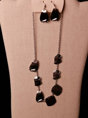 Silver Rocks w/ Earrings in Jewelry