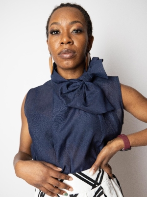 Sue Top w/ bow collar in Tops
