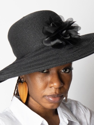Wide brim hat w/ bow in Hats